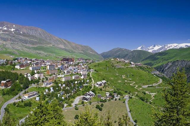 Studio Au Pied Des Montagnes Le Bourg-d'Oisans Exterior photo